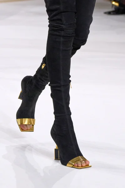 Look 18
